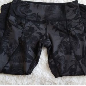 Lululemon floral crop leggings size 6